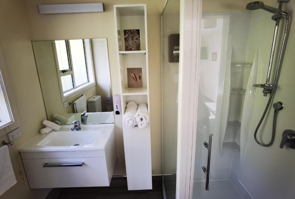 Deluxe Double Room, Balcony, Courtyard View | Bathroom