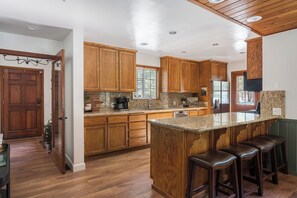 Køleskab, mikrobølgeovn, ovn, opvaskemaskine