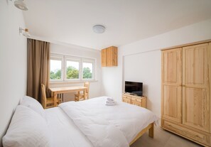 1 bedroom, iron/ironing board, WiFi, bed sheets