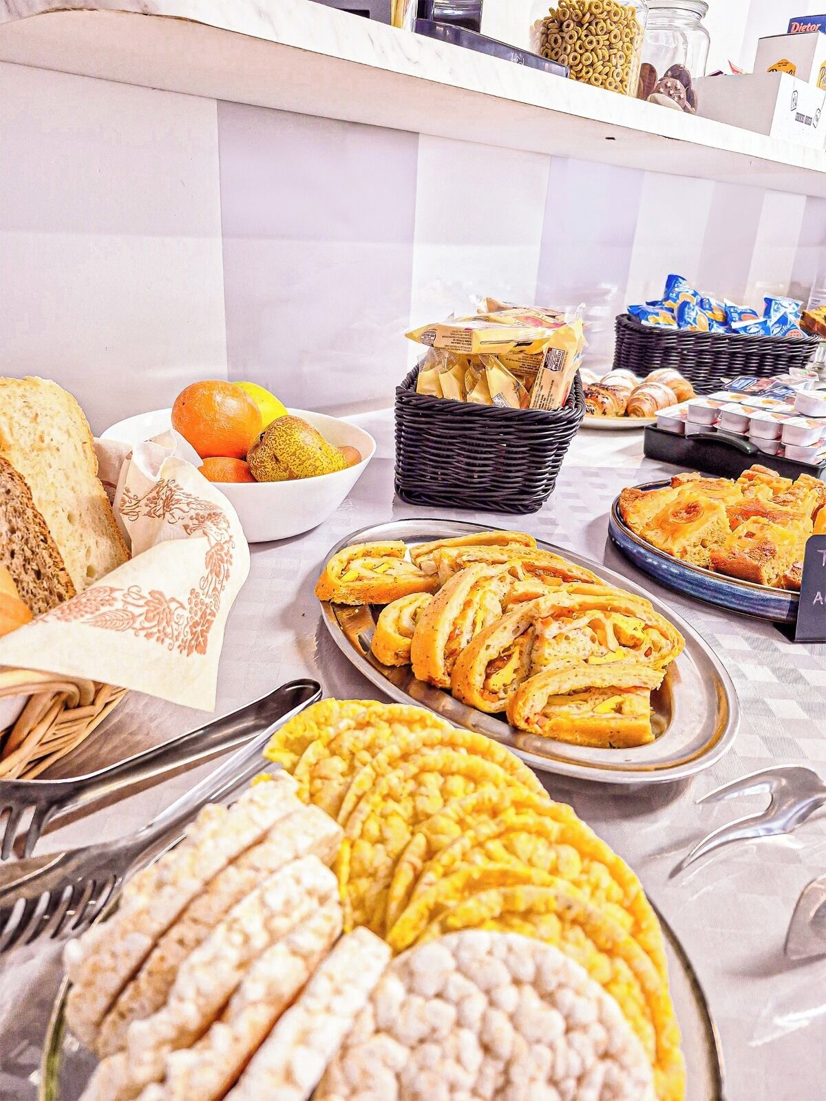 Tägliches inbegriffenes Frühstück zur Selbstbedienung
