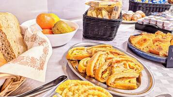 Tägliches inbegriffenes Frühstück zur Selbstbedienung