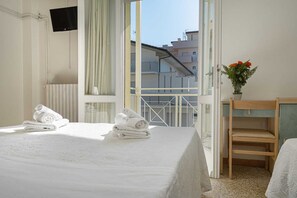 Comfort Double Room, Air conditioning | In-room safe, free WiFi, bed sheets - Hotel Luca  (Cesenatico)