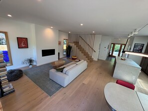 Interior - Luxurious Scandinavian Modern Home Near Mt. Tabor - Book for 30+ Nights (Portland)