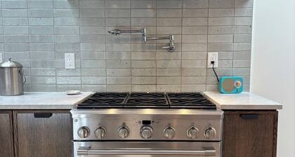 Luxurious Scandinavian Modern Home Near Mt. Tabor - Book for 30+ Nights