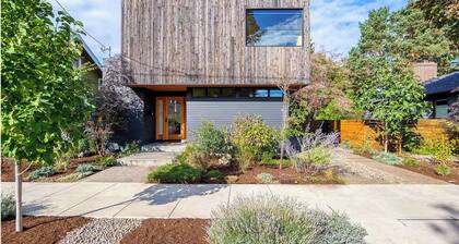 Luxurious Scandinavian Modern Home Near Mt. Tabor - Book for 30+ Nights