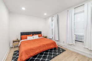 1 chambre, fer et planche à repasser, Wi-Fi, literie fournie
