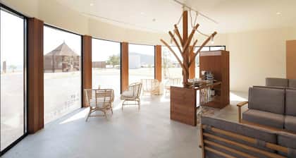 HE SAYS / Yamaguchi Yamaguchi