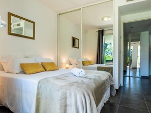 1 chambre, fer et planche à repasser, Wi-Fi, draps fournis