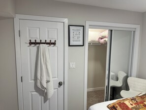 1 habitación, tabla de planchar con plancha y wifi 