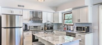 Monthly Toledo Rental Cozy 2BR Near Shops, Garde