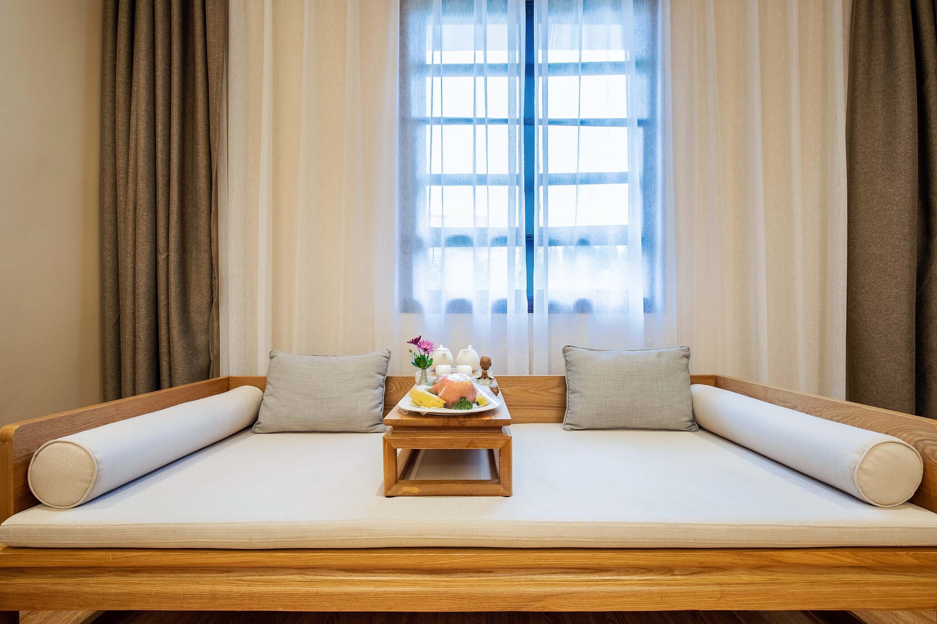 ميني بار وبديكورات فريدة لكل غرفة وطراز فريد لكل وحدة ومكتب