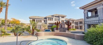 Scottsdale Condo Overlooking Golf Course