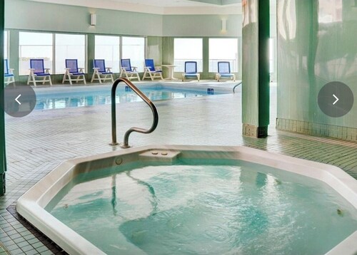 Top floor Lakeview Hotel One Bedroom available Aug 1-8 Icelandic festival week