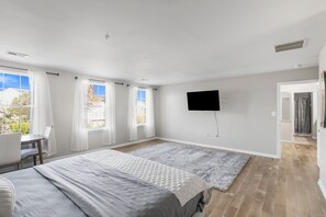 6 soverom, strykejern/-brett, wi-fi og sengetøy