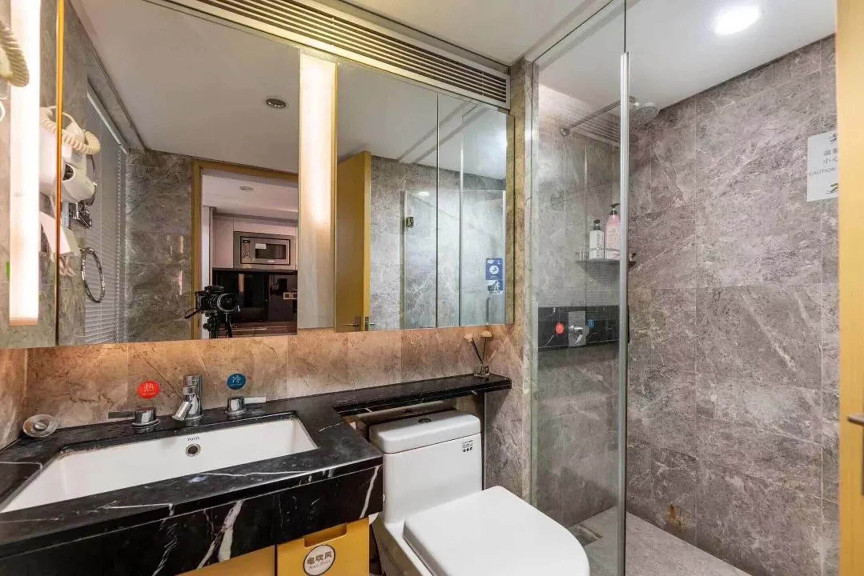 Superior Double Room, City View | Bathroom