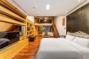 Desk, laptop workspace, blackout drapes, free WiFi - Guangzhou Bulgari International  (Guangzhou)