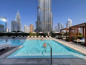 Apartment - Lux 1BR Downtown w Pool Gym Access Burj Views (Dubai)
