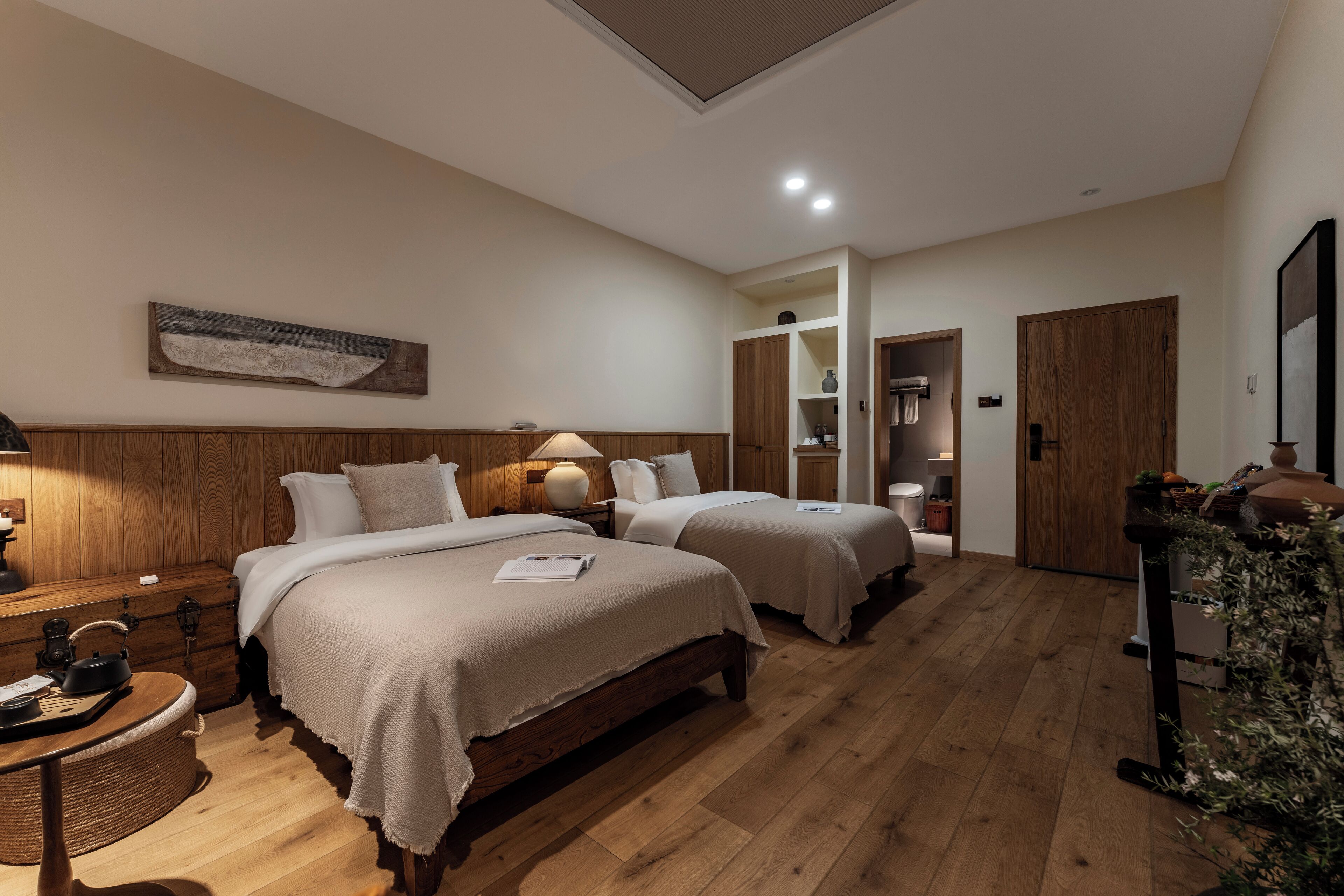 经典双床房 | 办公桌、遮光窗帘、免费 WiFi