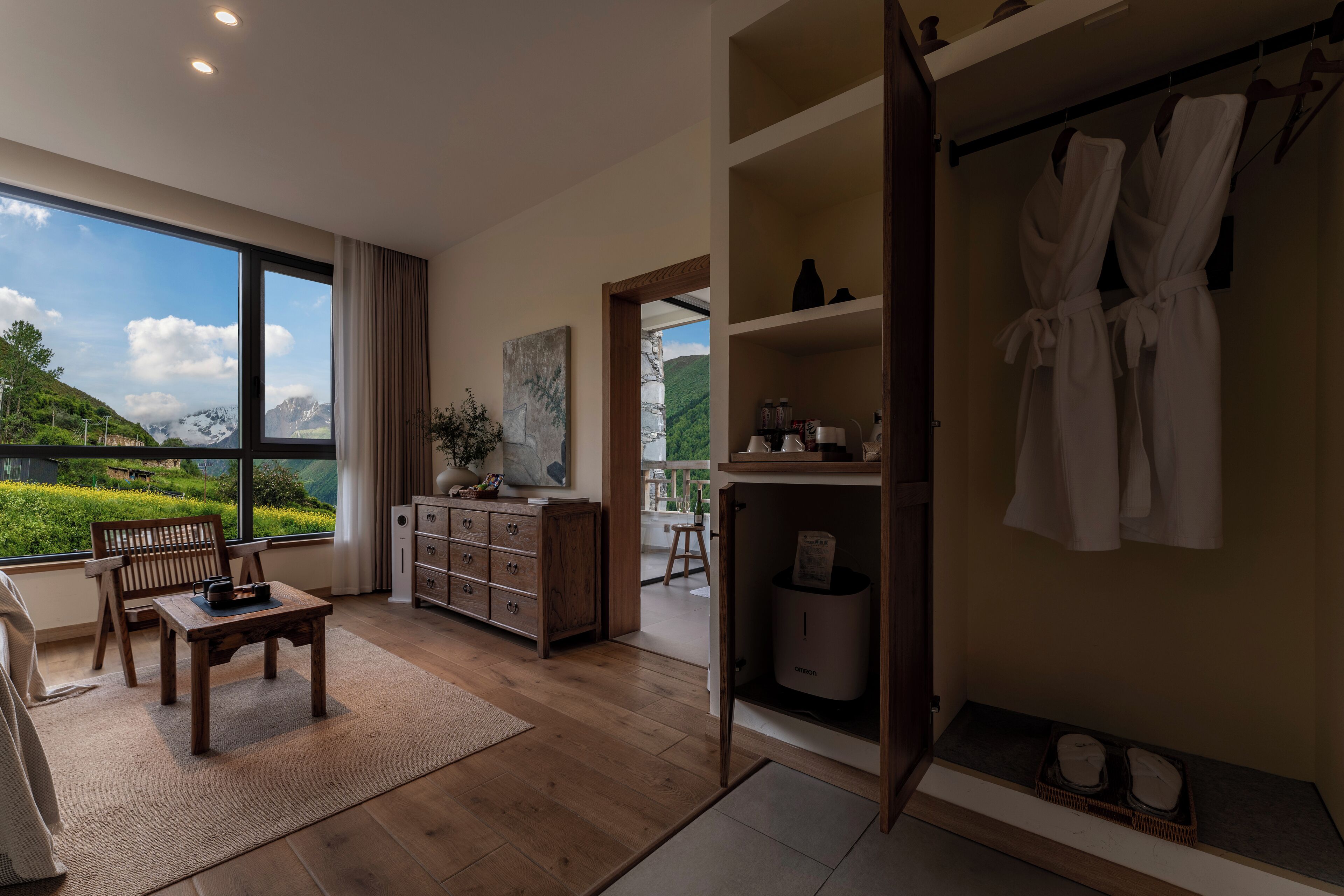 精品双人房 | 办公桌、遮光窗帘、免费 WiFi