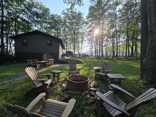 Make Memories by Wisp&Deep Creek Lake- Firepit, Pool, Gym, King Bed, Dogs-ok