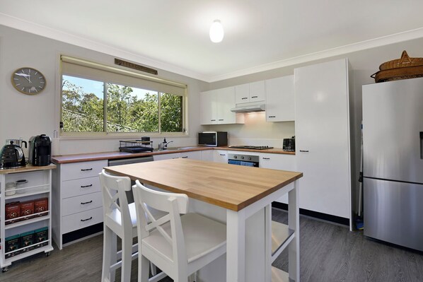 Microwave, oven, stovetop, dishwasher