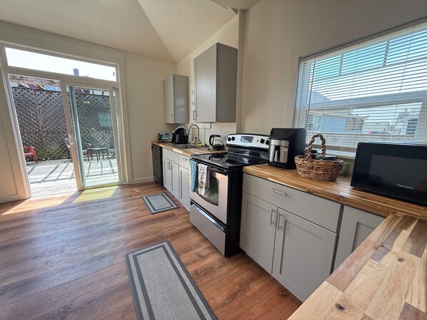 Microwave, oven, stovetop, dishwasher