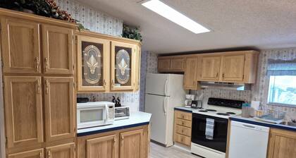 Charming 3-bedroom house with WiFi, AC in wonderful St. Cloud