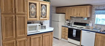 Charming 3-bedroom house with WiFi, AC in wonderful St. Cloud