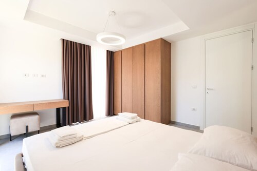 Sanpietro Premium Deluxe Plus Villa