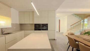 Rumah | 4 kamar tidur