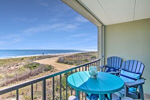 Outdoor dining - BeachBox I • Oceanfront Balcony • Sunrise Views • East Winds 202 (Ocean City)