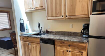 Mountain Peaks Inn, SILVER PEAK SUITE, Downtown Hill City