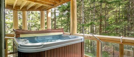 Indoor spa tub