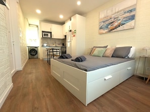 1 bedroom, iron/ironing board, free WiFi, bed sheets