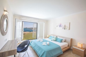 4 bedrooms, iron/ironing board, WiFi, wheelchair access
