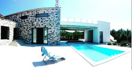 Luxury in Perfect Location, Sežana Villa 1003