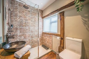 Free toiletries, hair dryer