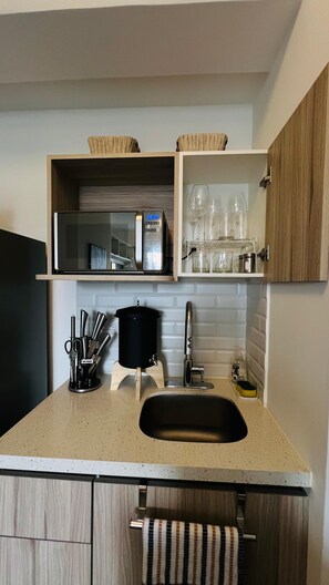 Microwave, oven, stovetop, kitchen islands