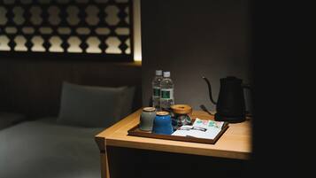 Twin Room, Non Smoking | Iron/ironing board
