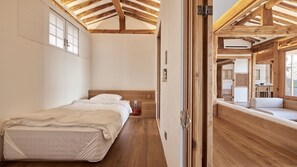 In-room safe, blackout drapes, free WiFi