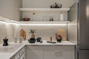 Fridge, microwave, oven, stovetop