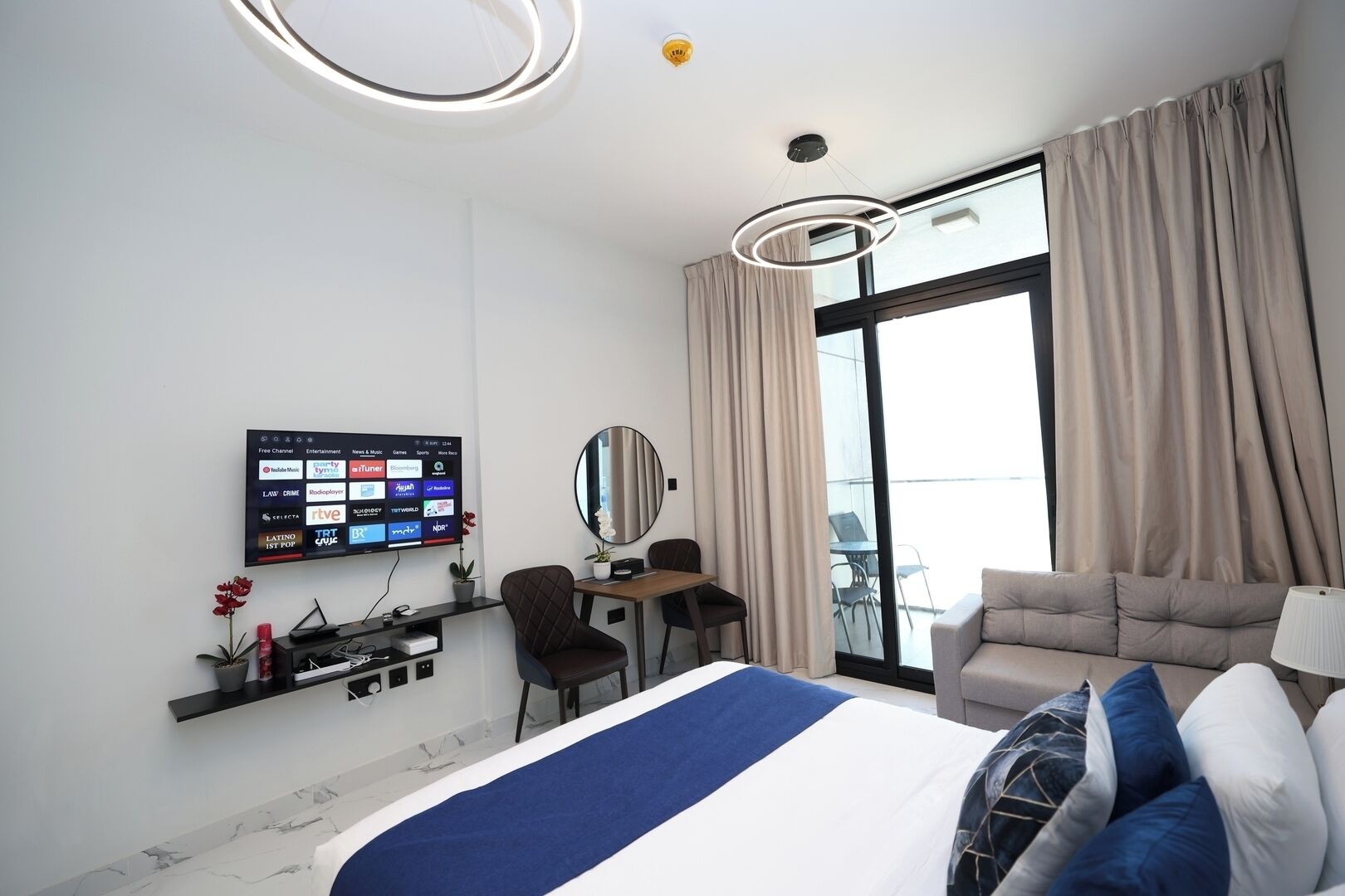 1 slaapkamer, een strijkplank/strijkijzer, wifi, beddengoed