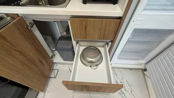 Refrigerador, microondas, horno y lavavajillas