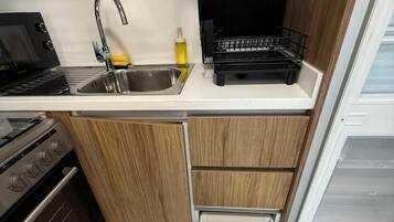 Refrigerador, microondas, horno y lavavajillas