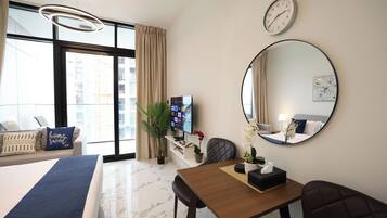 1 habitación, tabla de planchar con plancha, wifi y ropa de cama