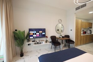 1 habitación, tabla de planchar con plancha, wifi y ropa de cama 