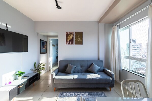 Basic Apartment | Living area