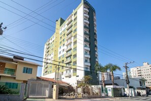 Basic Apartment | Exterior