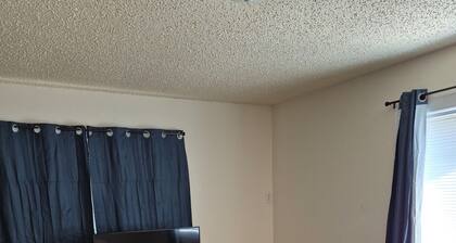 Charming 2-bedroom townhome with WiFi, AC in brilliant Bismarck