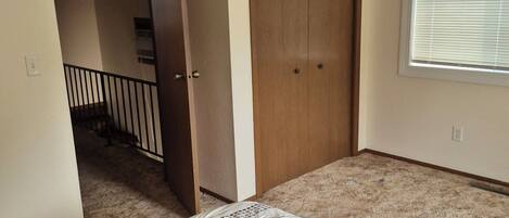 2 sovrum, strykjärn/strykbräda, wi-fi och sängkläder